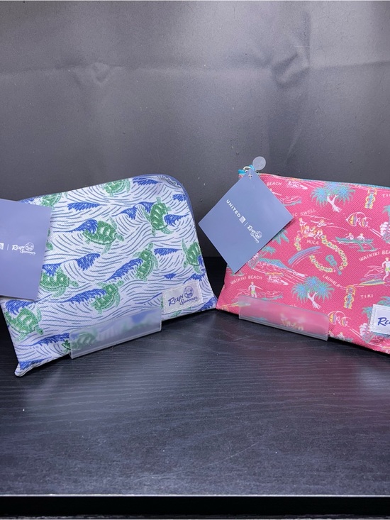 reyn spooner Handbags - Reyn Spooner x United Airlines First Class Amenity Pouch Kit Set of 2 NEW SEALED